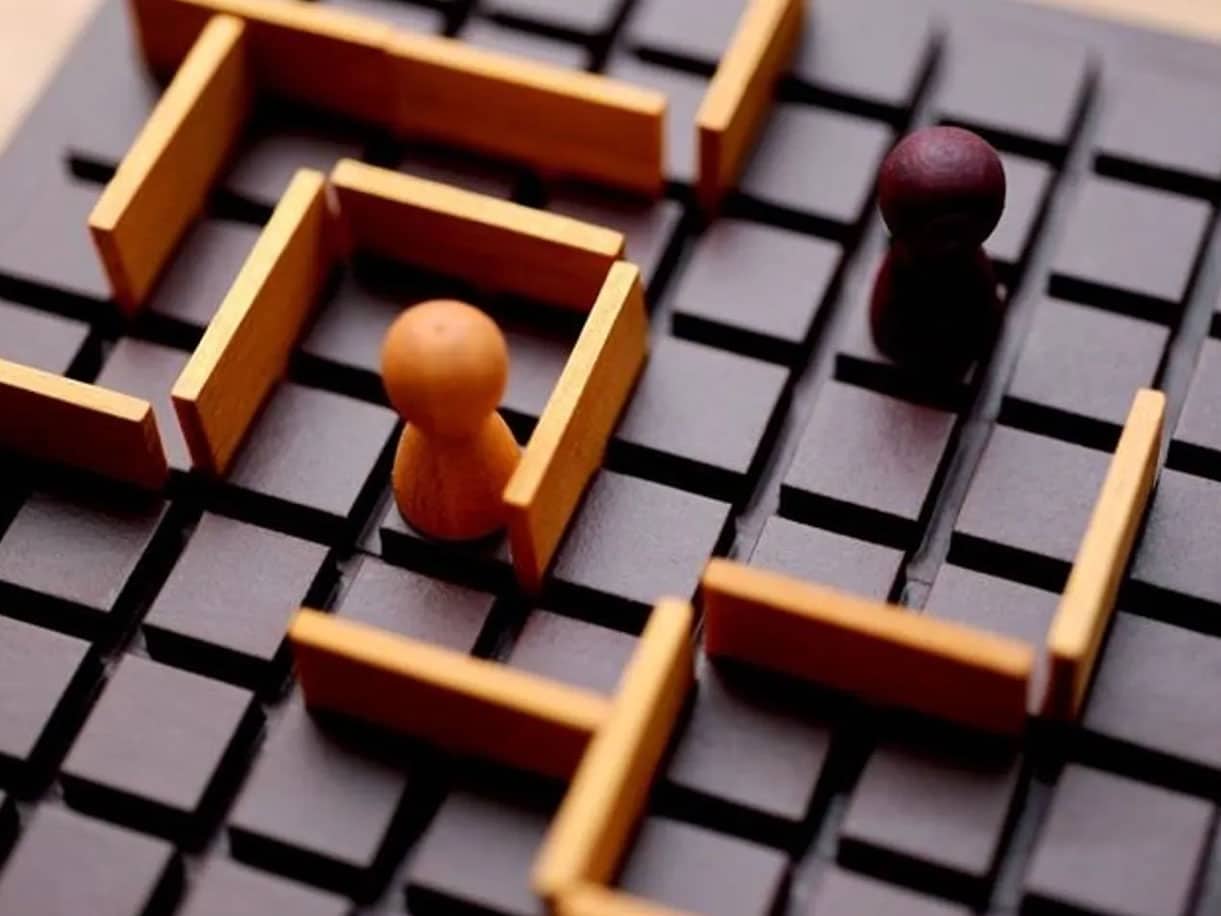 quoridor maze board game