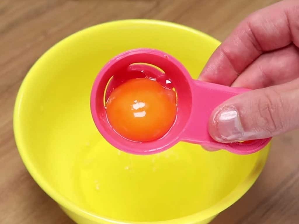 yolk remover