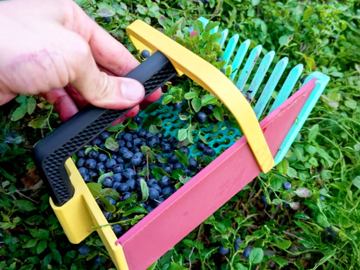 50 Useful 3D Printed Garden Tools and Accessories for 2026 12 3d printed Berry Picker